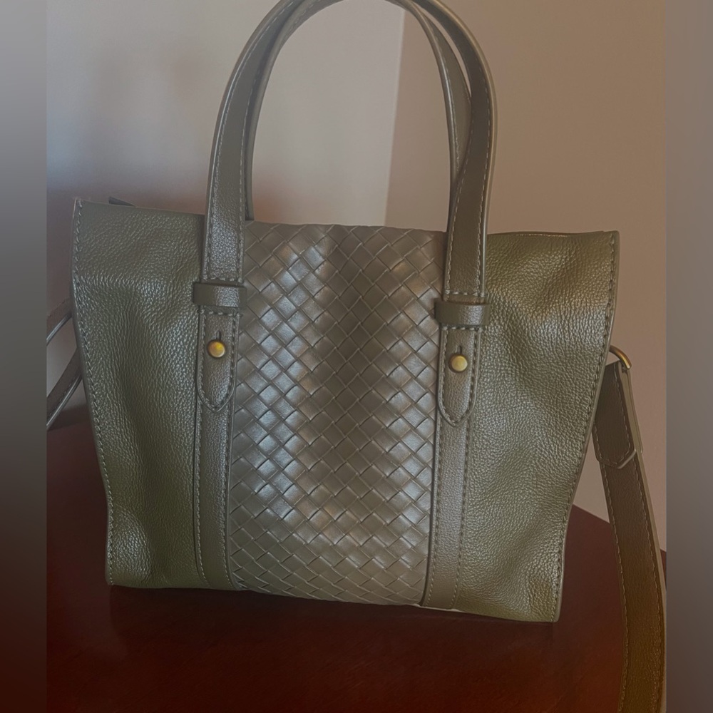 Fossil Olive Green Leather Purse w/ Woven Leather Decorative Panel